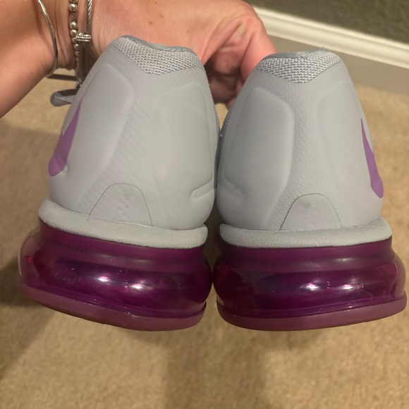 Nike Women's Air Max 2015 Shoes in Gray & Purple EUC - Picture 7 of 10